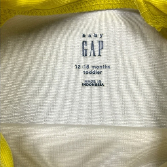 GAP 12-18mo Colorful/HiVis Rashguard. GUC, 15% off w 2+ bundle. - Picture 3 of 4